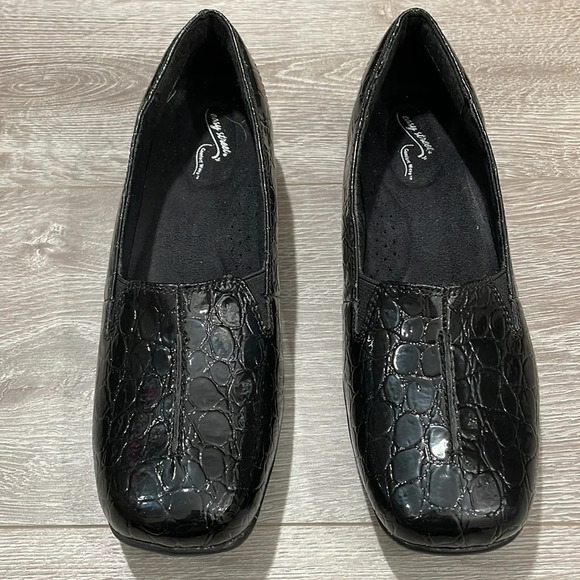 NWOT Easy Street Extra Wide Purpose Black Patent Croc Slip On Flats 9.5 WW - Picture 2 of 14